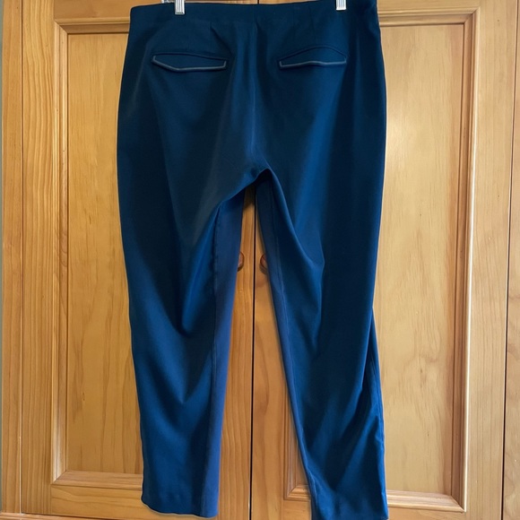 Lululemon Capri Work Pant - Picture 2 of 3